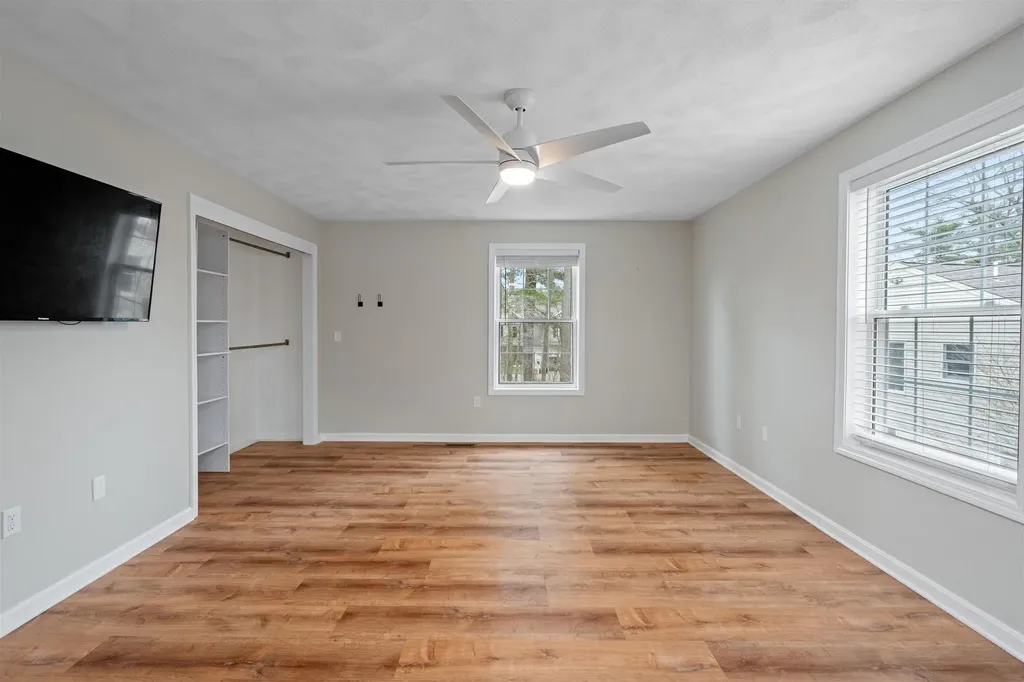 28 Shore Drive Salem NH 03079