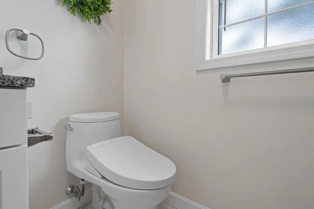 28 Shore Drive Salem NH 03079