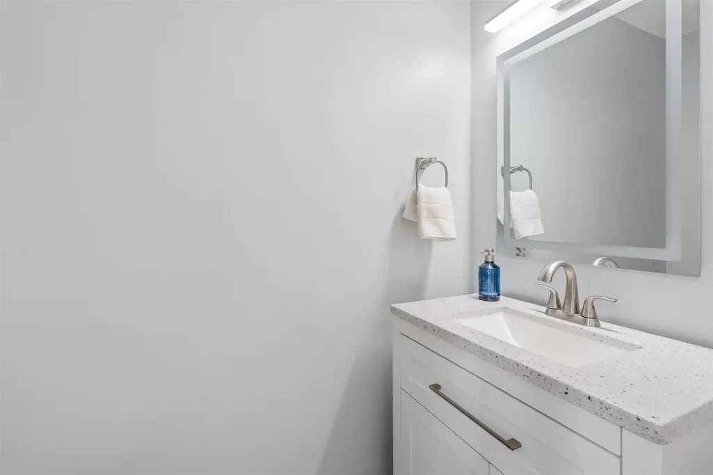 28 Shore Drive Salem NH 03079