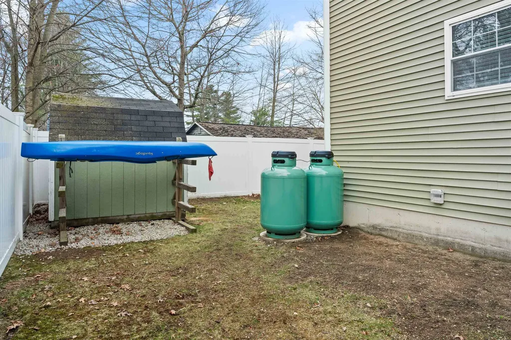 28 Shore Drive Salem NH 03079