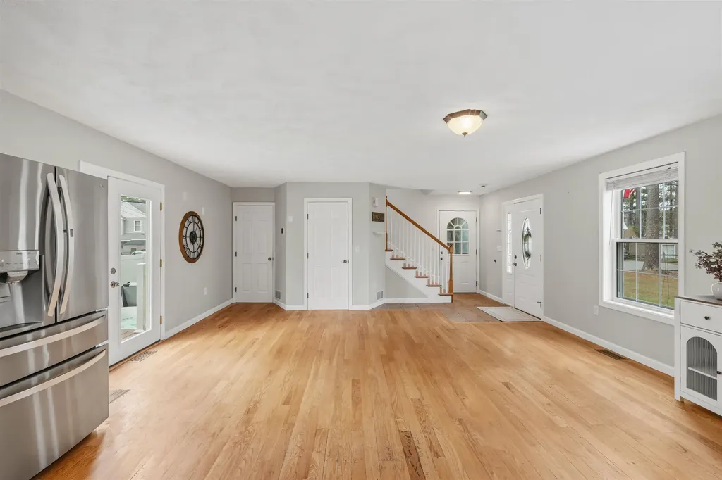 28 Shore Drive Salem NH 03079