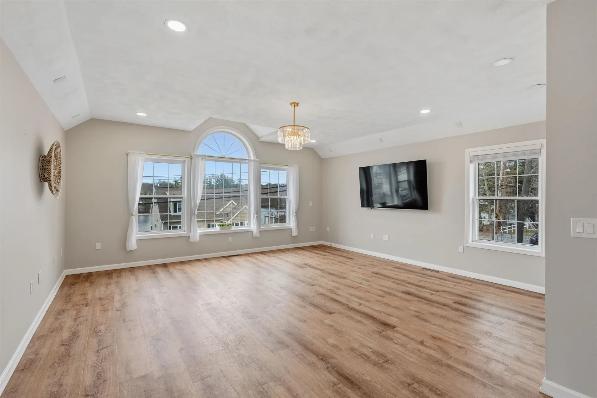 28 Shore Drive Salem NH 03079