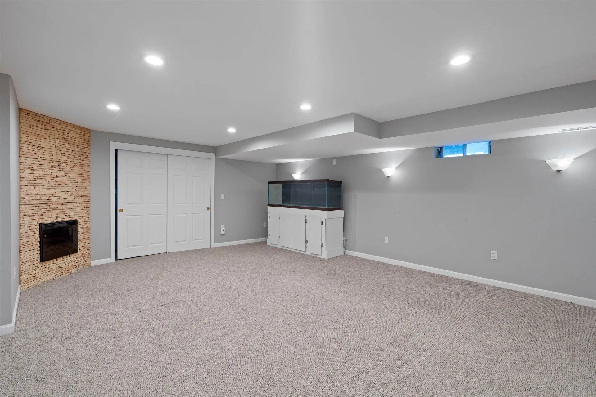 28 Shore Drive Salem NH 03079