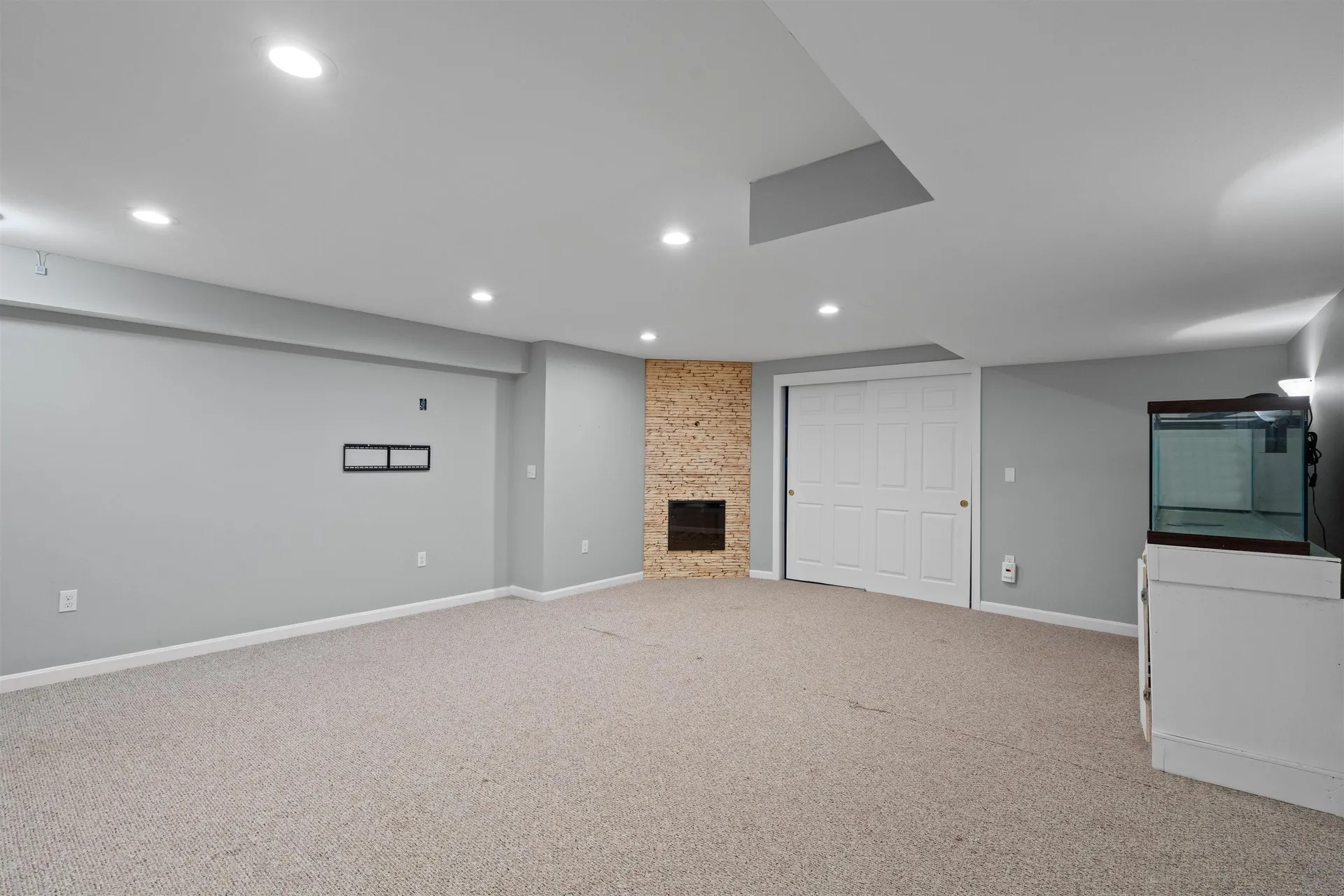 28 Shore Drive Salem NH 03079