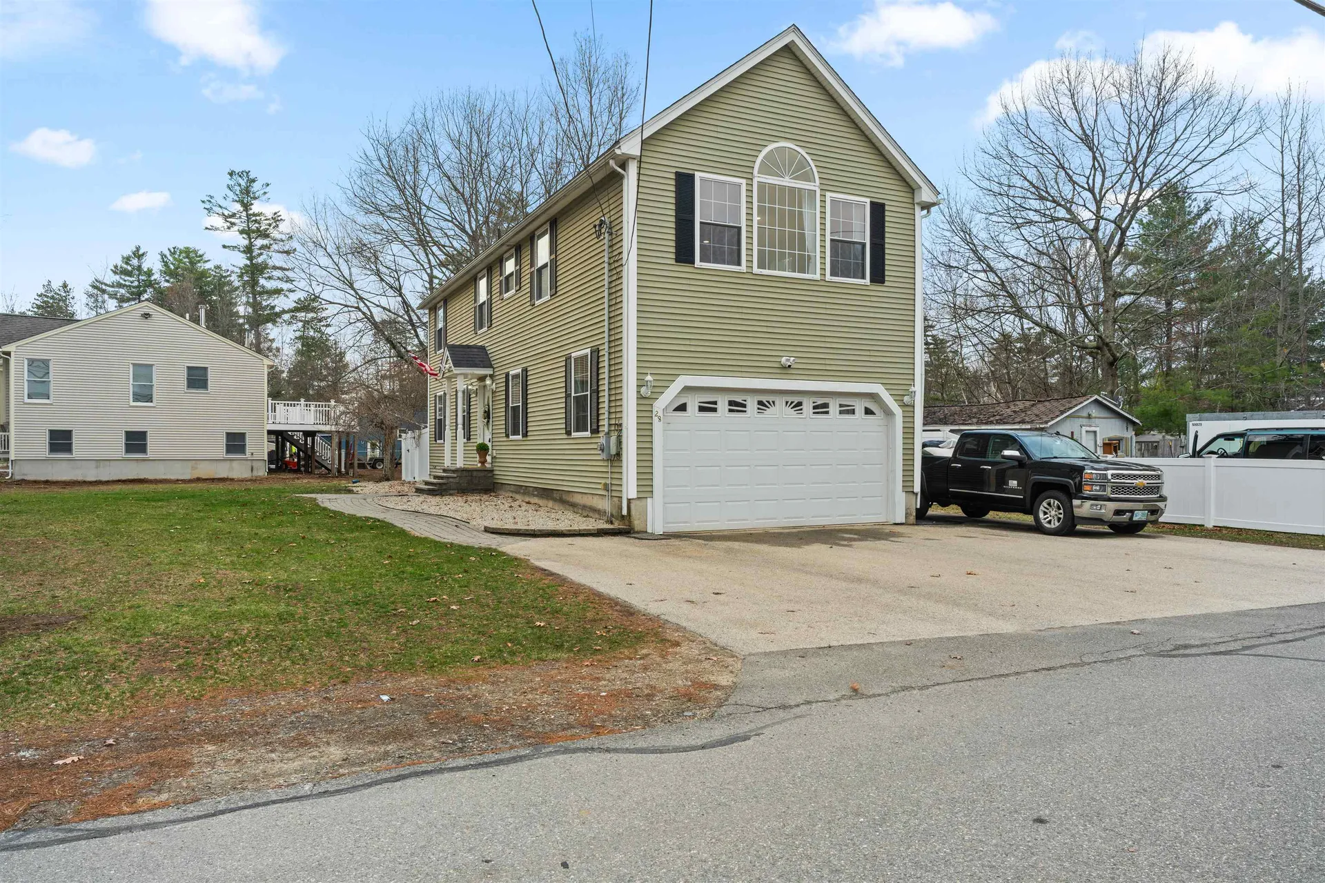 28 Shore Drive Salem NH 03079
