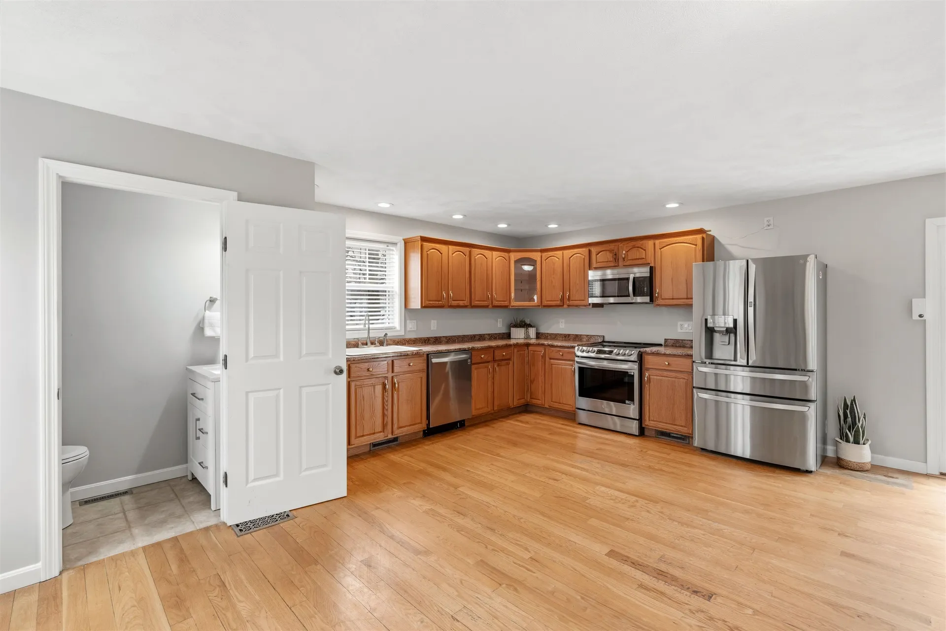 28 Shore Drive Salem NH 03079