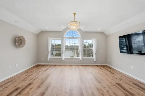 28 Shore Drive Salem NH 03079