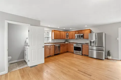 28 Shore Drive Salem NH 03079