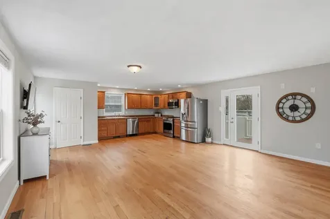 28 Shore Drive Salem NH 03079