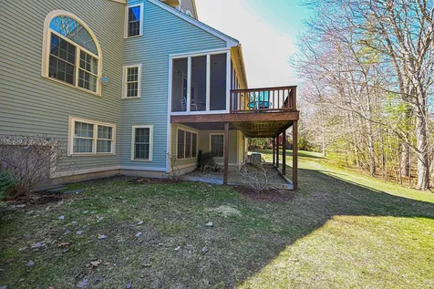63 Peninsula Drive Stratham NH 03885