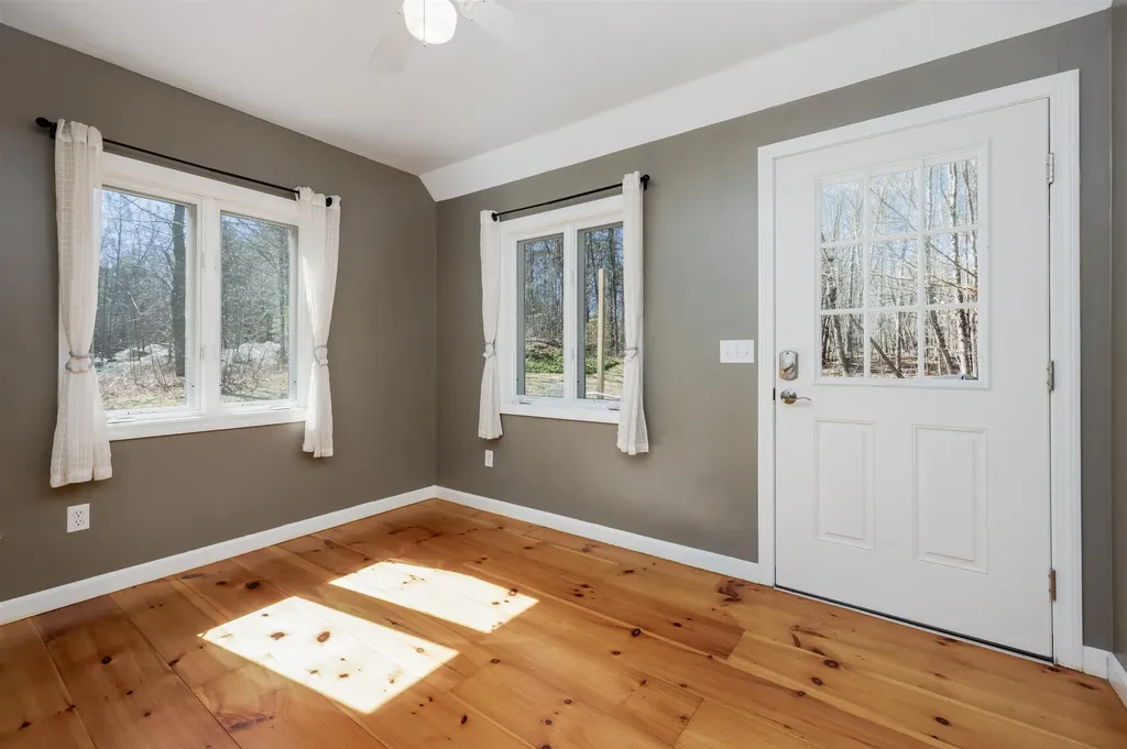 14 Greensward Drive Grantham NH 03753