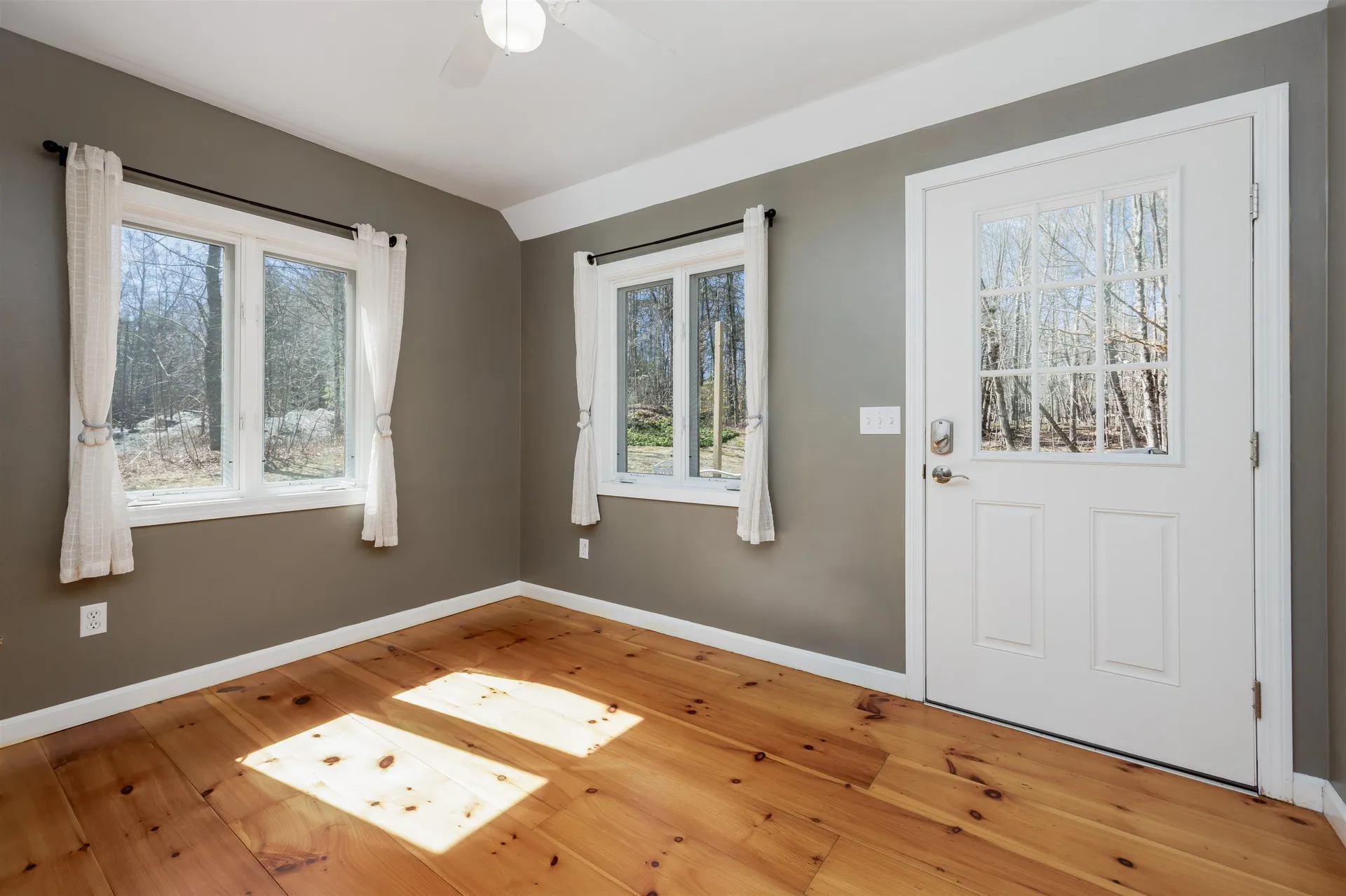14 Greensward Drive Grantham NH 03753