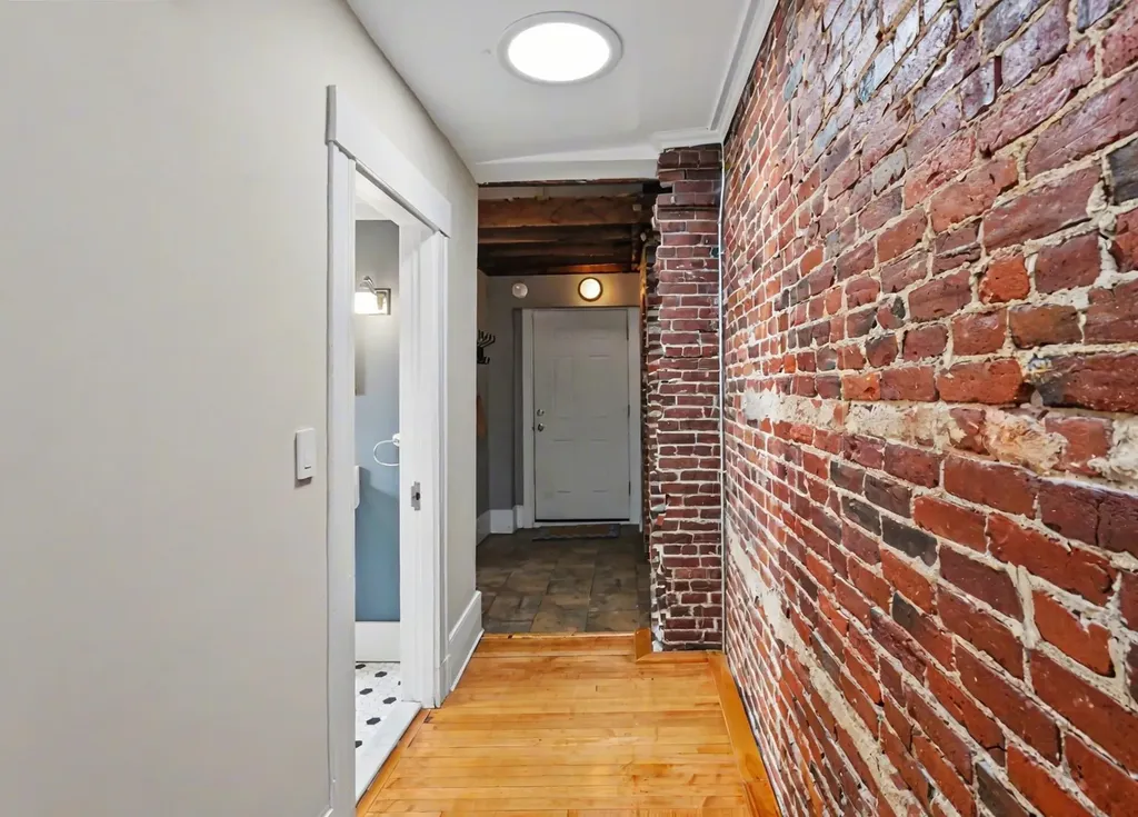 79 Pleasant Street Manchester NH 03101