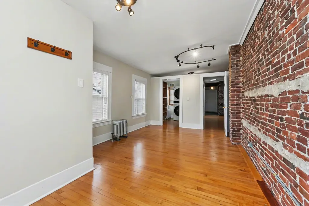 79 Pleasant Street Manchester NH 03101