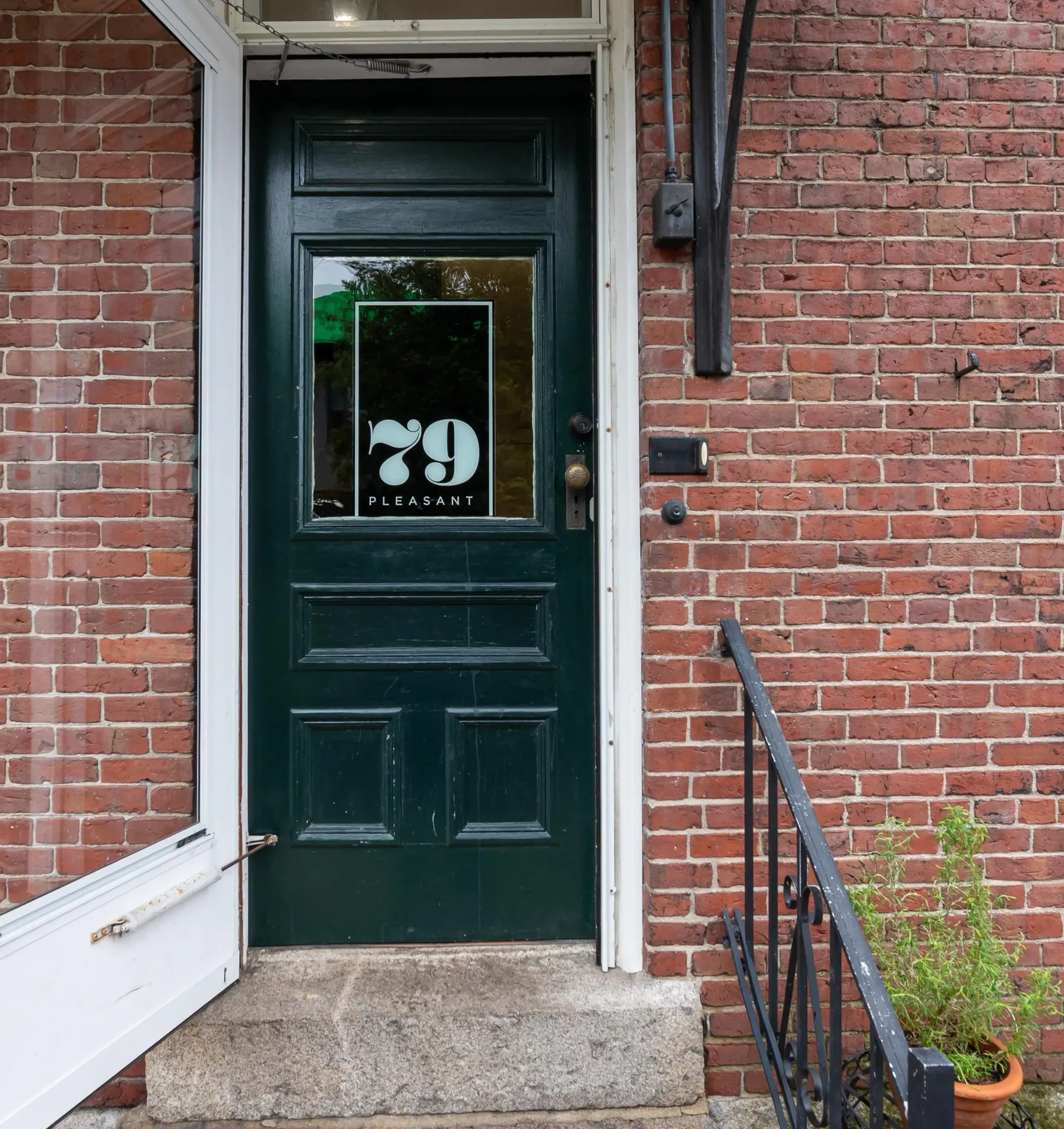 79 Pleasant Street Manchester NH 03101