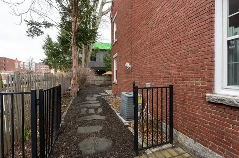 79 Pleasant Street Manchester NH 03101