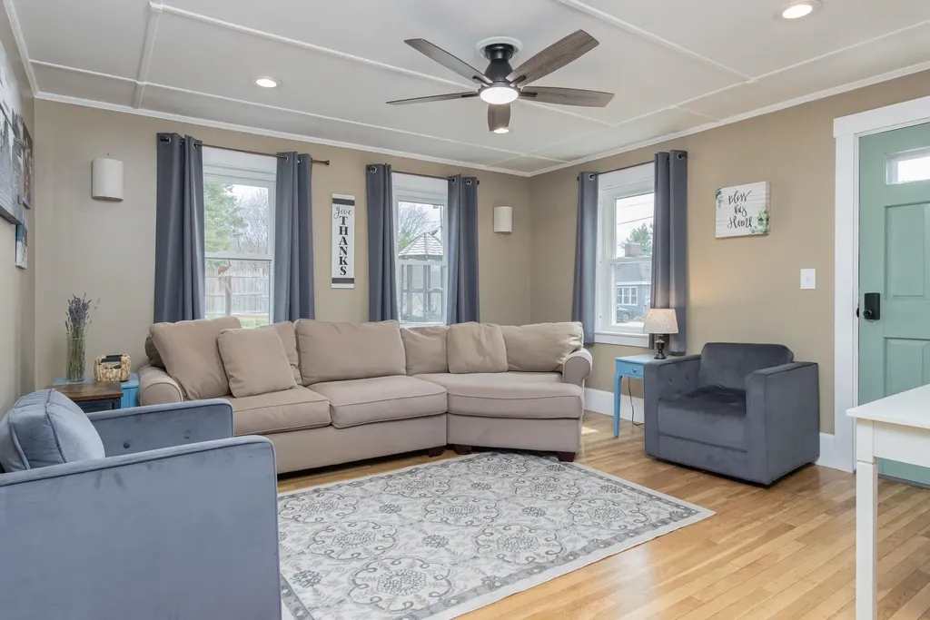 12 Lindy Street Pembroke NH 03275