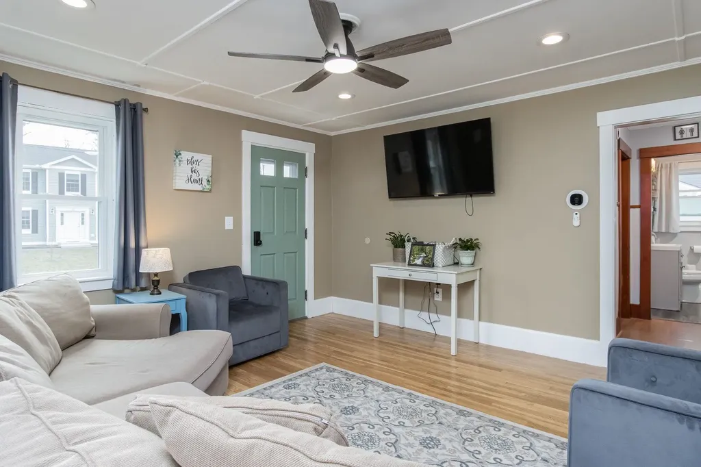 12 Lindy Street Pembroke NH 03275