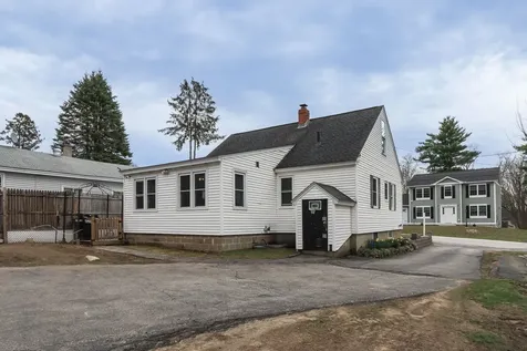 12 Lindy Street Pembroke NH 03275
