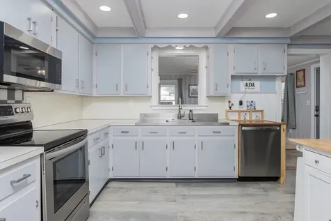 12 Lindy Street Pembroke NH 03275