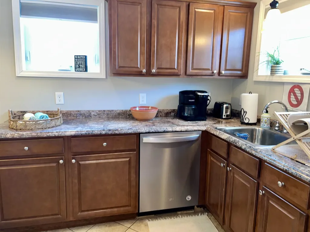 20 Lowell Street Seabrook NH 03874