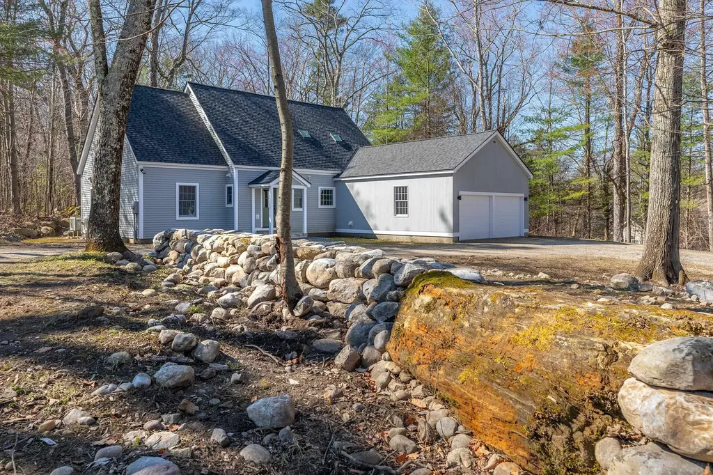171 Mending Walls Road Manchester VT 05255