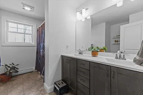 53 Seward Road Colchester VT 05446