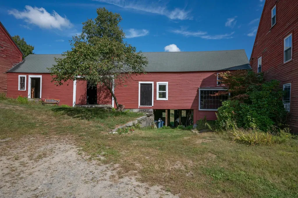 118 Broad Street Hollis NH 03049
