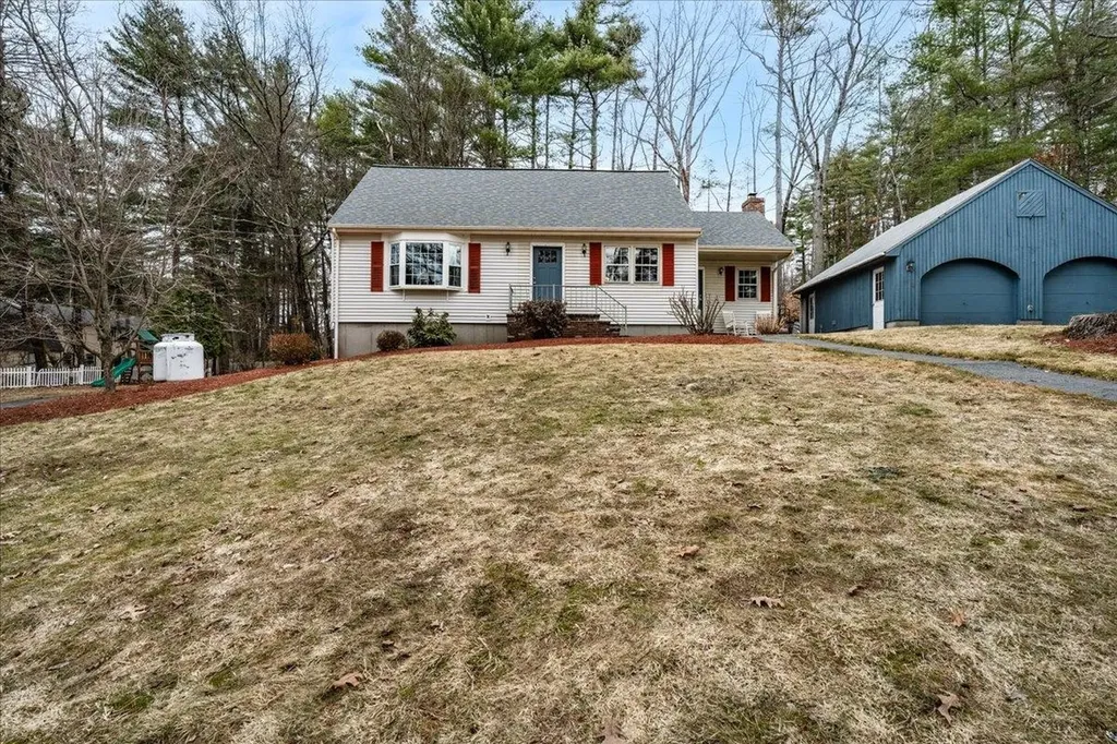 4 Joanne Street Merrimack NH 03054