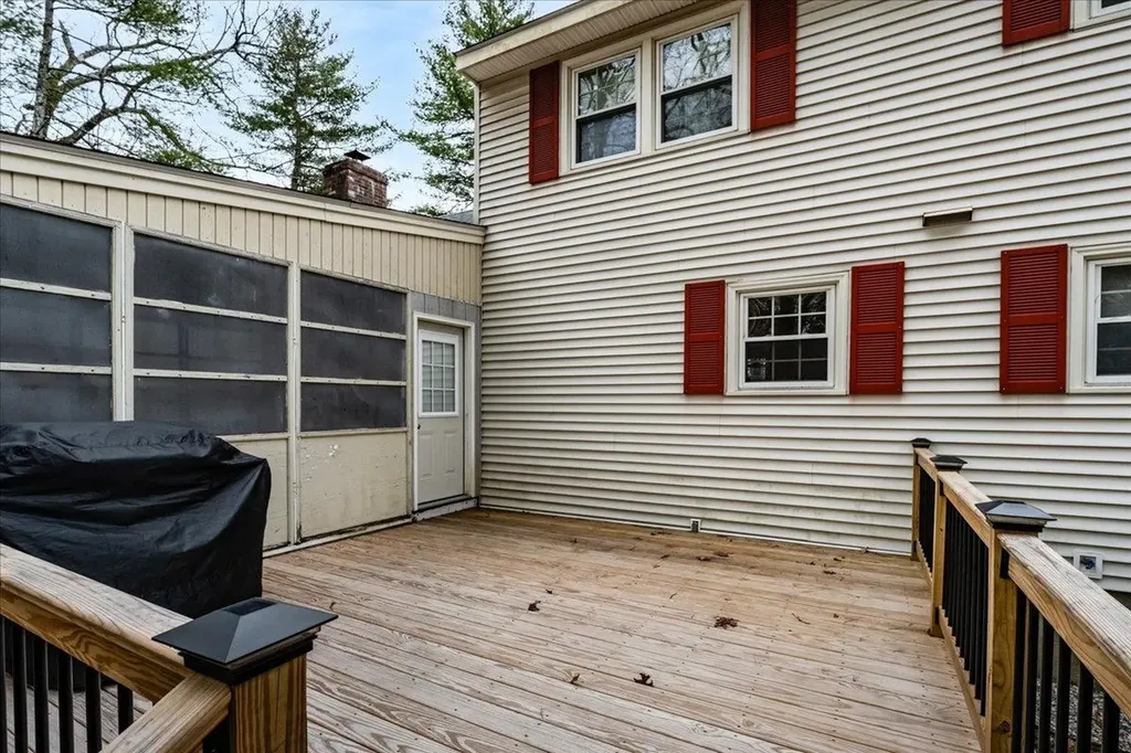 4 Joanne Street Merrimack NH 03054