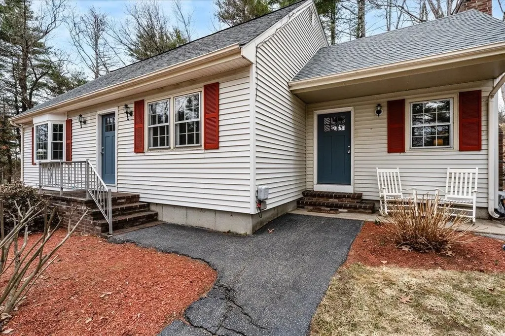 4 Joanne Street Merrimack NH 03054