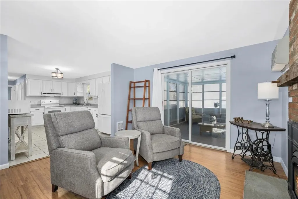 4 Joanne Street Merrimack NH 03054