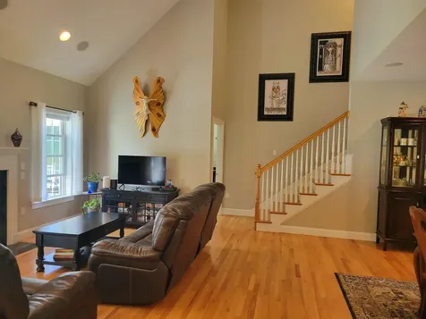 7 Harvest Road Windham NH 03087