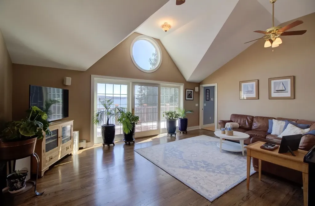 25 Cavendish Cove South Hero VT 05486