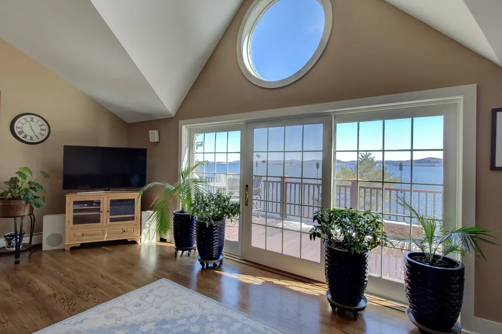 25 Cavendish Cove South Hero VT 05486