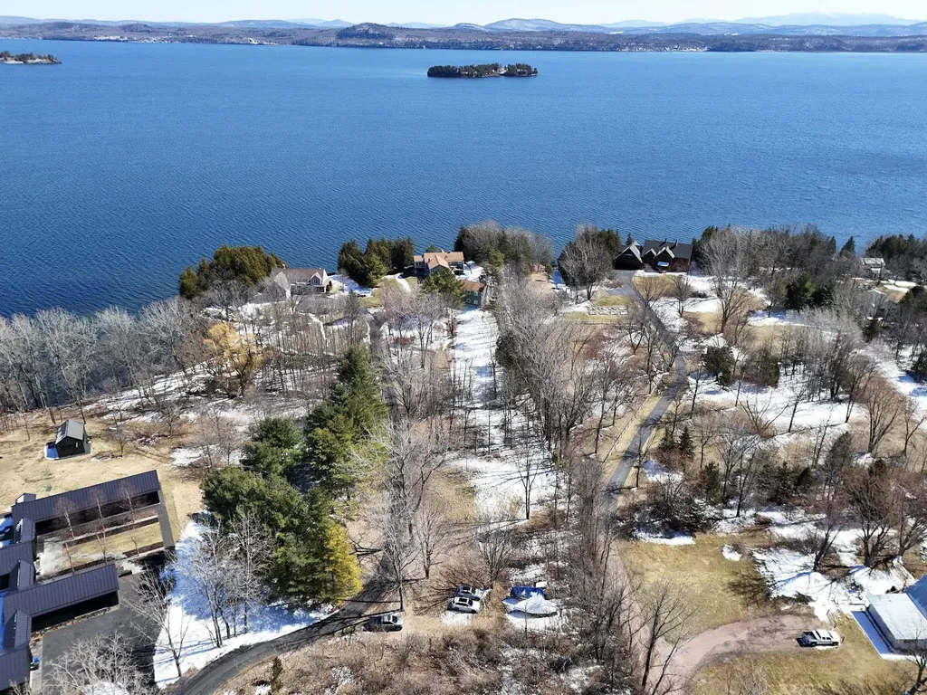 25 Cavendish Cove South Hero VT 05486
