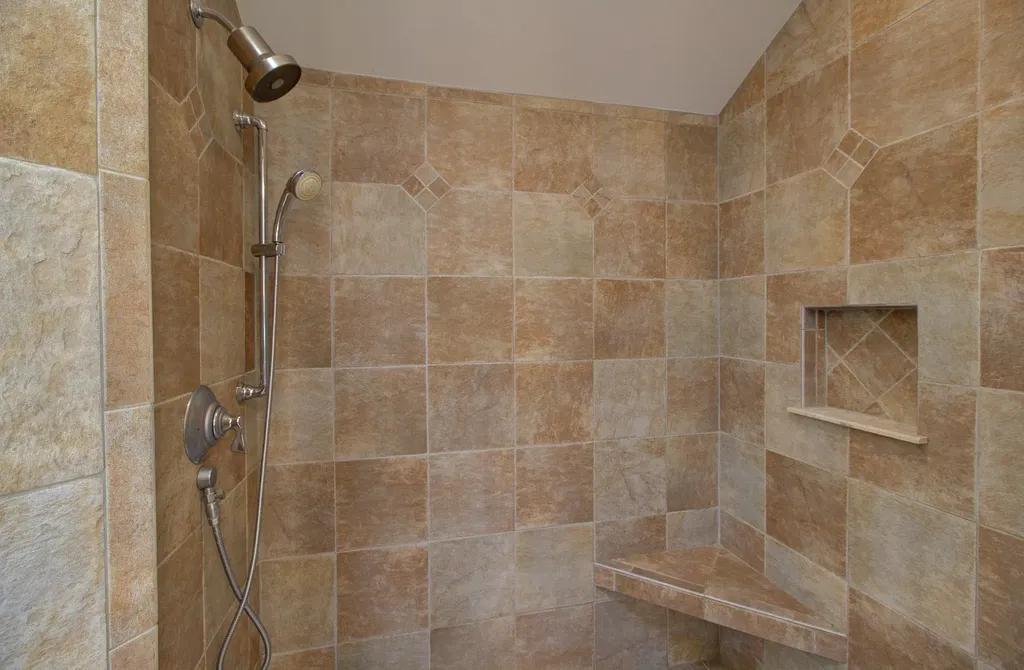 25 Cavendish Cove South Hero VT 05486