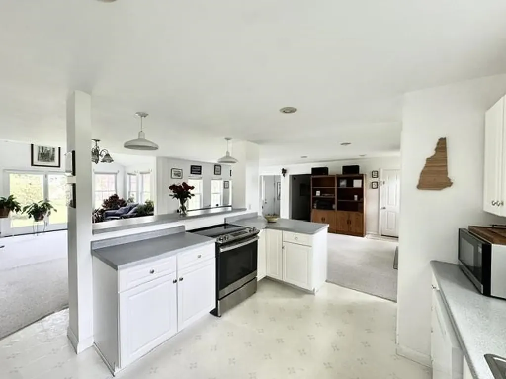 250 Joppa Hill Road Bedford NH 03110