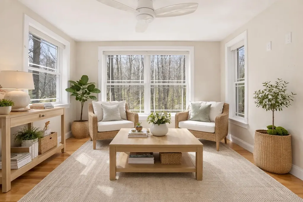 8 Indian Hill Road Derry NH 03038