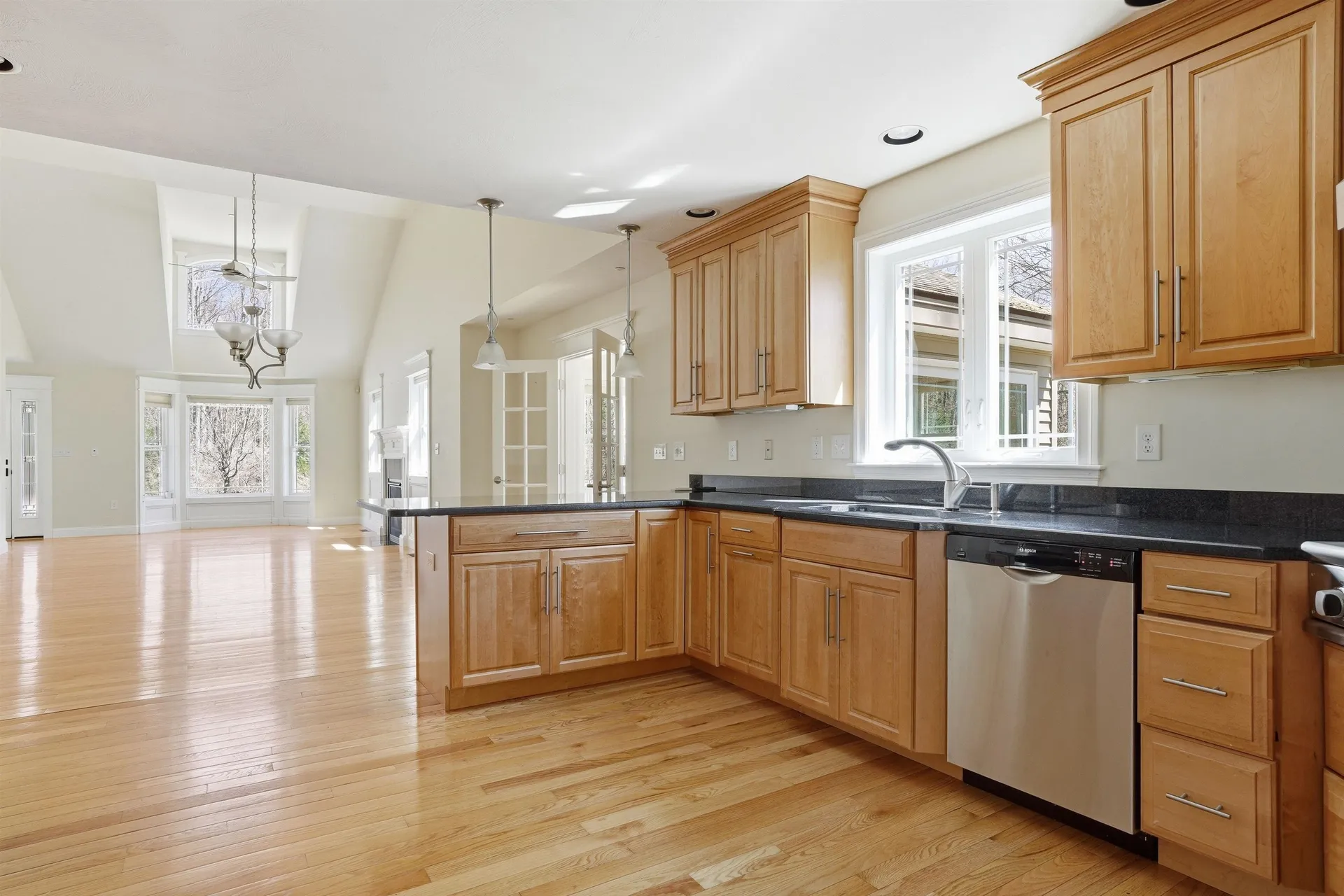 8 Indian Hill Road Derry NH 03038