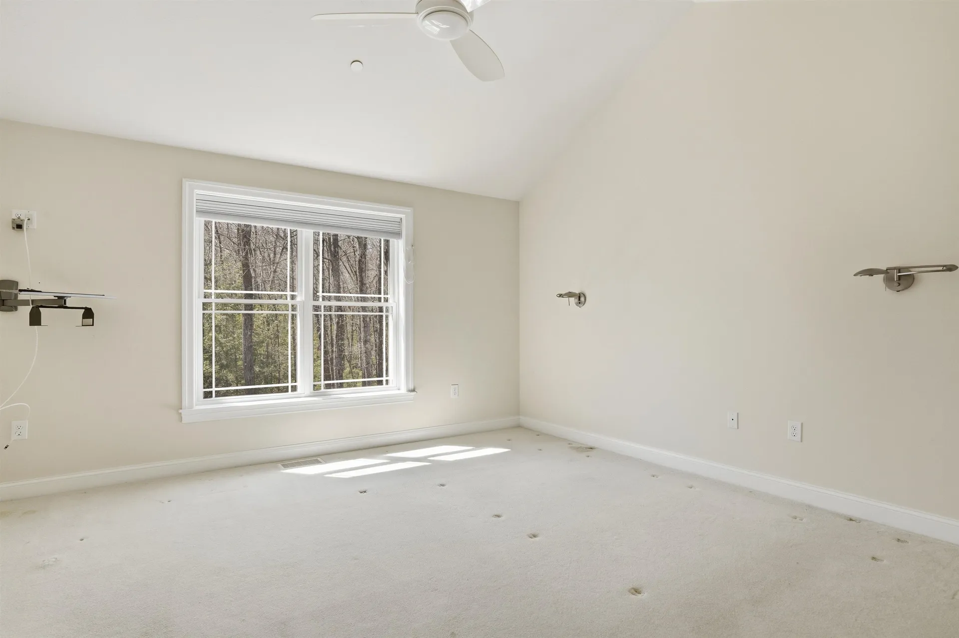 8 Indian Hill Road Derry NH 03038