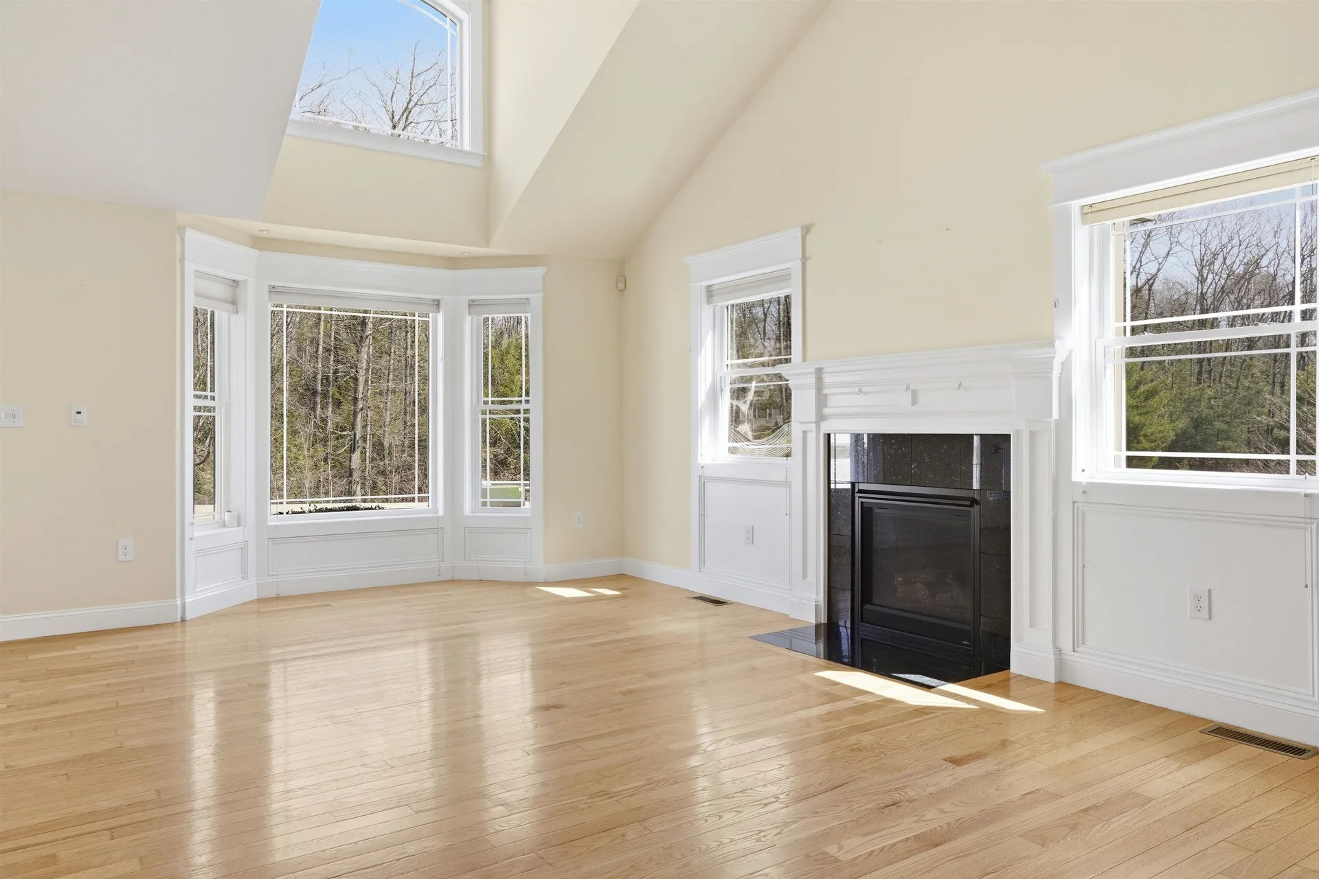 8 Indian Hill Road Derry NH 03038