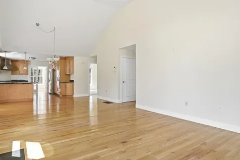 8 Indian Hill Road Derry NH 03038