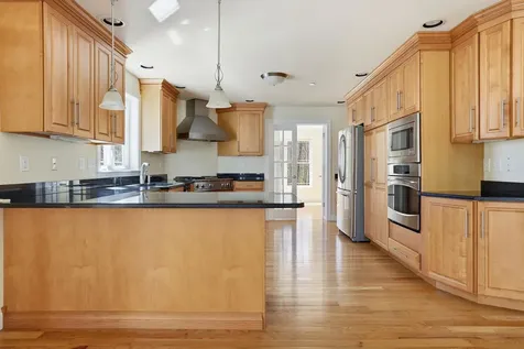 8 Indian Hill Road Derry NH 03038