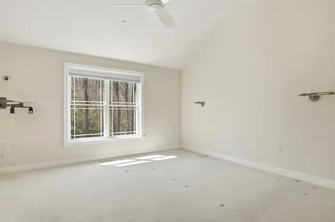 8 Indian Hill Road Derry NH 03038