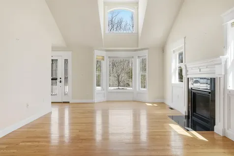 8 Indian Hill Road Derry NH 03038