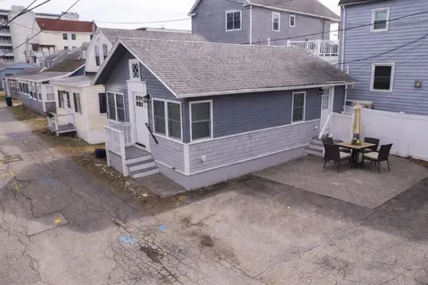 17 Kentville Terrace Hampton NH 03842