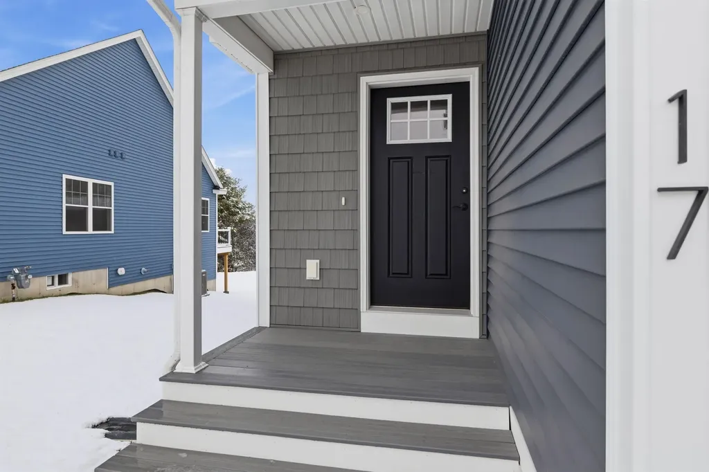 17 Millstone Drive Northfield NH 03276