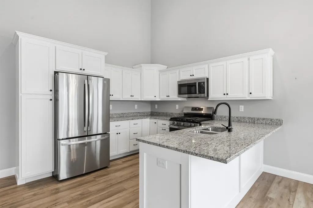 17 Millstone Drive Northfield NH 03276