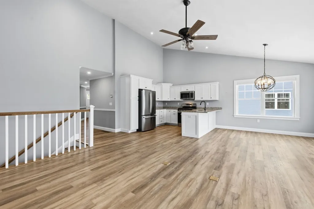 17 Millstone Drive Northfield NH 03276